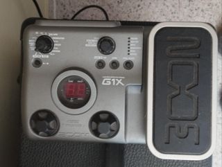 Guitarra Eléctrica Kholler + Ampli + Pedalera Zoom