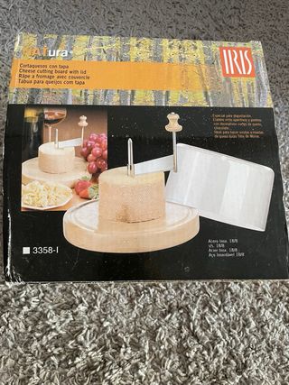 Cortador de queso IRIS con base giratoria