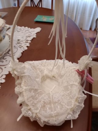 Cestita de boda puntilla y apara arras y anillos b