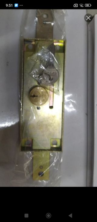 Cerradura para persiana metálica