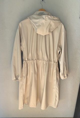 Gabardina Beige con Capucha