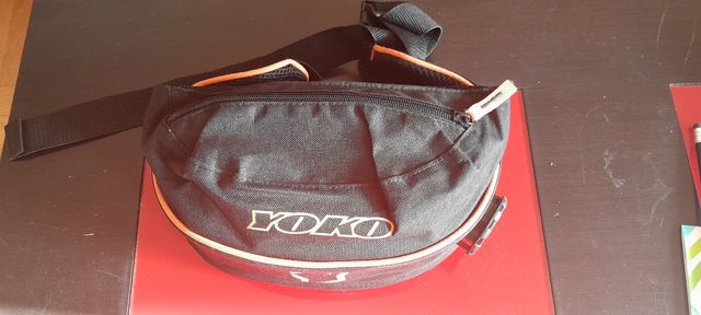 Riñonera con depósito de agua