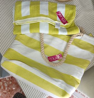 Bolsa de playa y toalla Venca