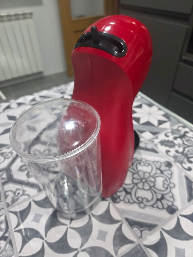 Cafetera DeLonghi Piccolo XS Roja - Dolce Gusto
