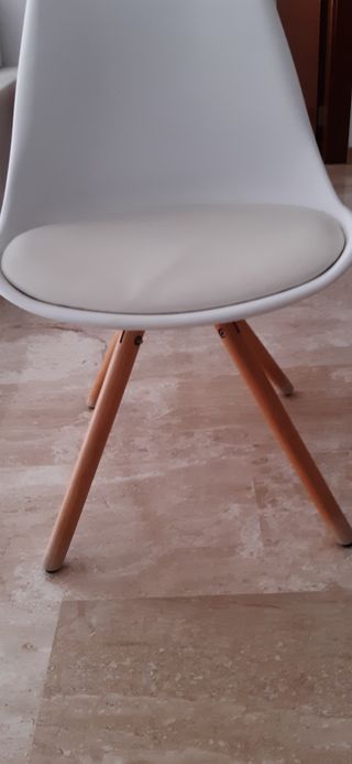 2 Sillas gris y blanco