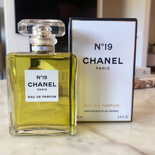 CHANEL No19 EDT Vaporisateor 未開封 Chanel No.19 Eau de Toilette