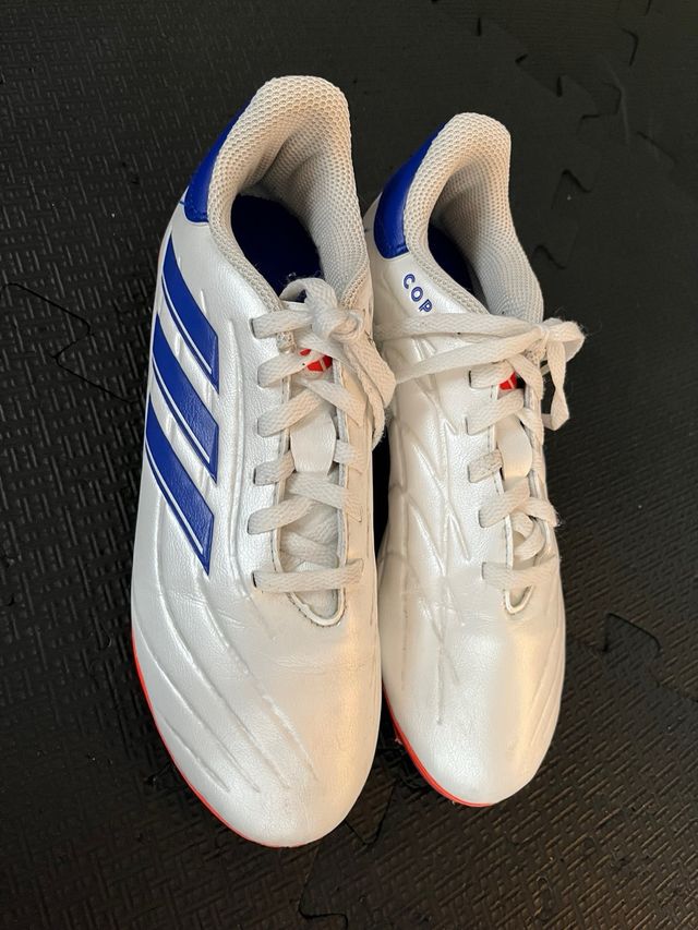 Botas de fútbol Adidas Copa Blancas y Azules