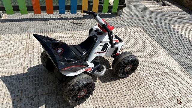 Quad Mercedes para niño /infantil