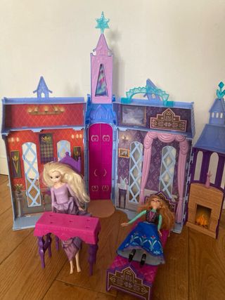Castillo Frozen con figuras Ana y Elsa