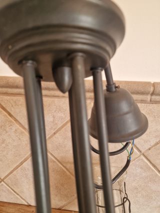 Lámpara de techo de metal y cristal