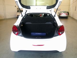 Peugeot 208 2016