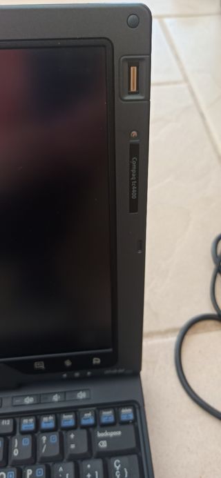 Ordenador portátil HP corel 2 dúo 13"convertible c