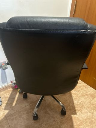 Silla de oficina negra