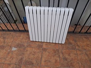 Radiador blanco de metal