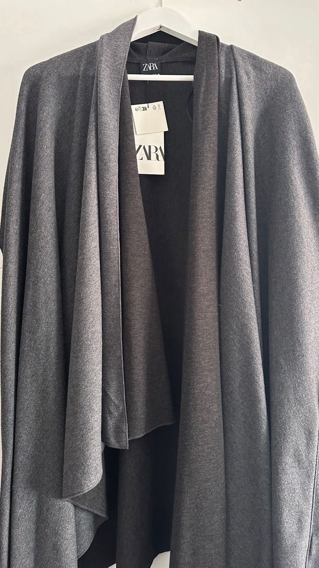 Capa Zara Gris Talla Única