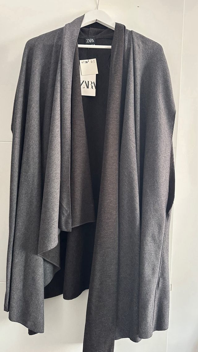 Capa Zara Gris Talla Única
