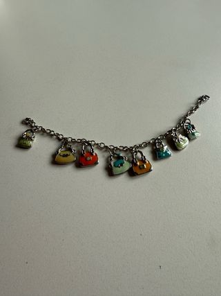 Bracciale con charms a borsetta colorati
