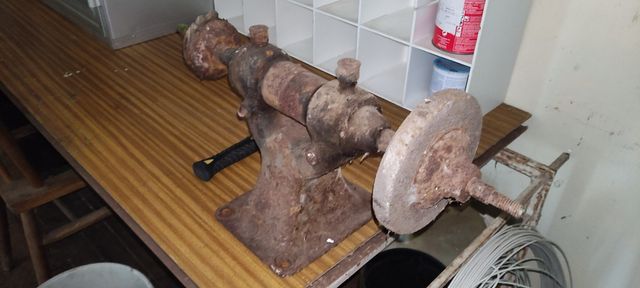 Affilatrice da banco antica