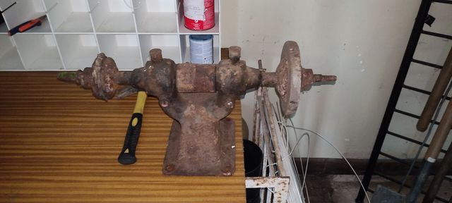 Affilatrice da banco antica