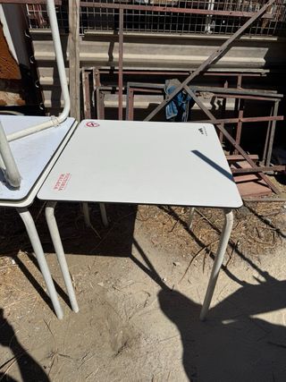 Sillas de plástico apilables blancas