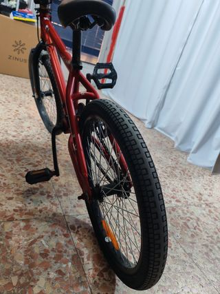 Bicicleta BMX roja