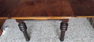 Mesa de madera antigua