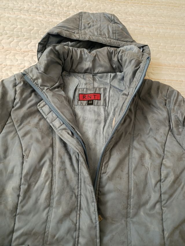 Plumífero largo gris azulado