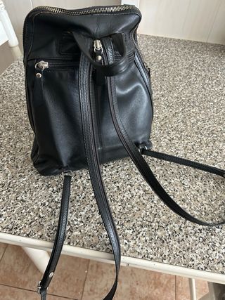 Mochila Negra Cuero