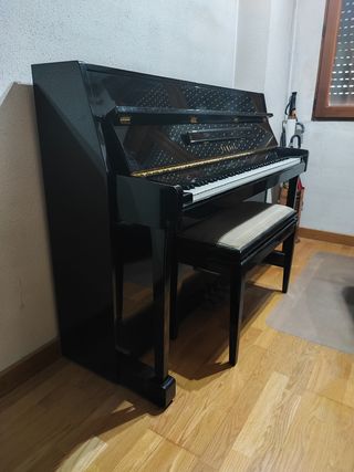 Piano Yamaha M108 T