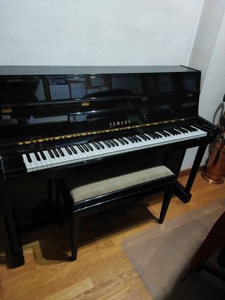 Piano Yamaha M108 T