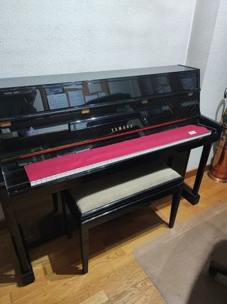 Piano Yamaha M108 T