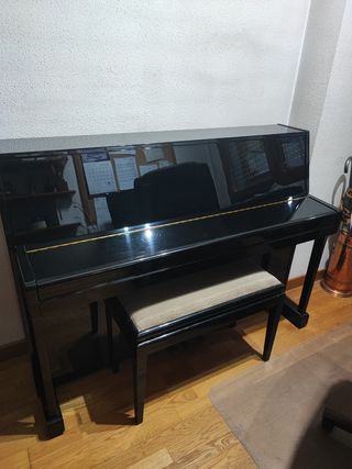 Piano Yamaha M108 T
