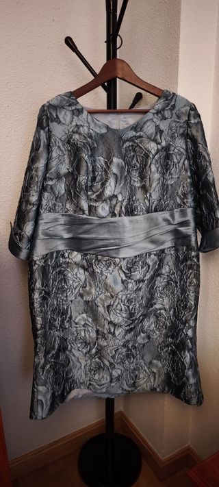 Precioso vestido fiesta mujer talla 52 gris