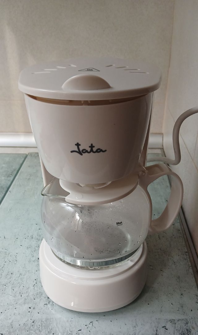 Cafetera Eléctrica Blanca
