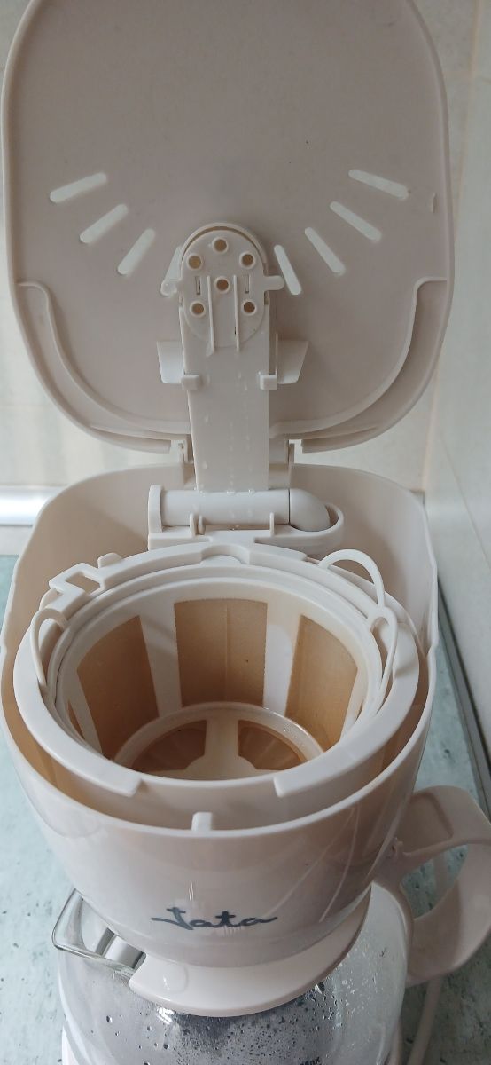 Cafetera Eléctrica Blanca