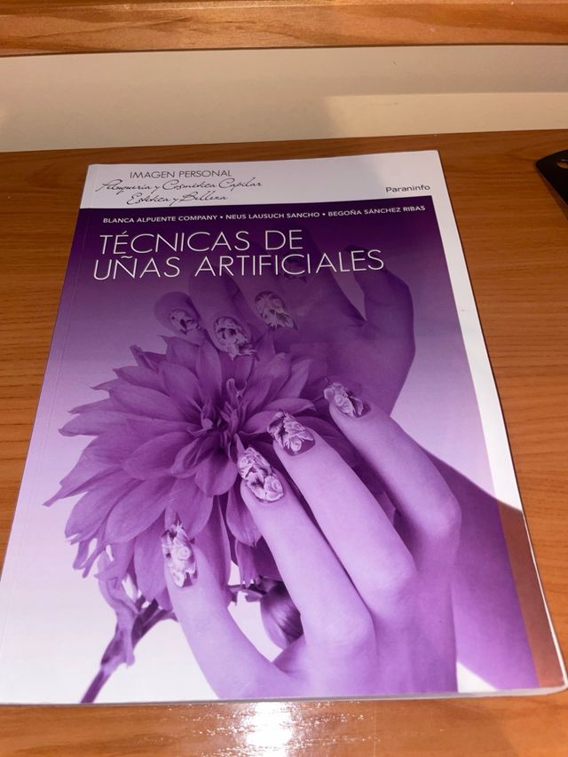 Técnicas de uñas artificiales