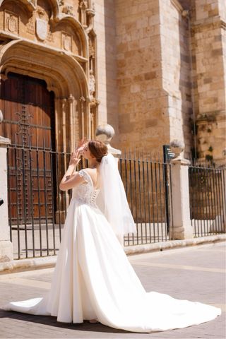 Vestido de Novia Blanco. 
Talla ajustable de XS-M