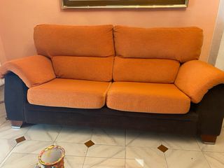 Sofá de 2 plazas naranja y marrón