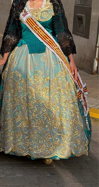 Traje de Fallera