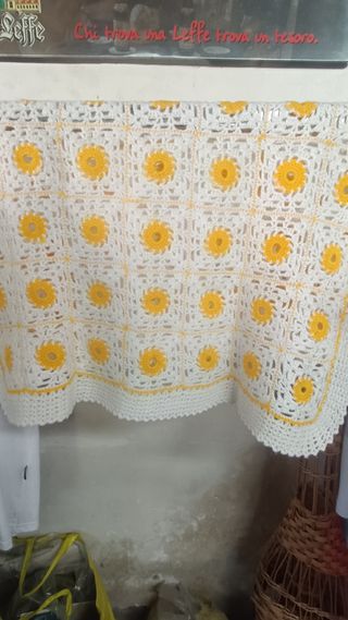 Copertina culla uncinetto lana gialla