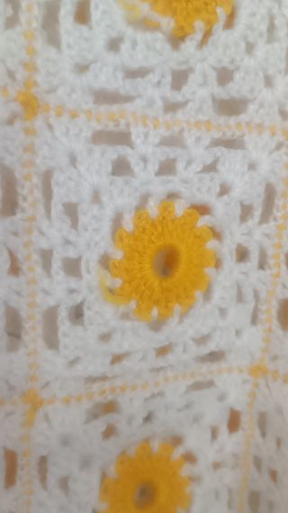 Copertina culla uncinetto lana gialla