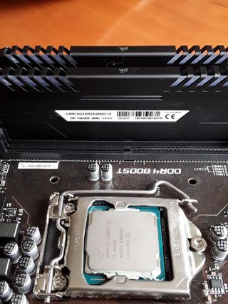 Memoria RAM Corsair Vengeance RGB 16GB (2x8GB)