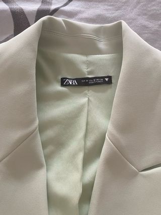 Vestido blazer de Zara verde menta 