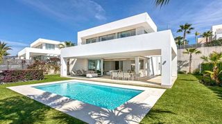 Chalet en alquiler en Río Real en Marbella