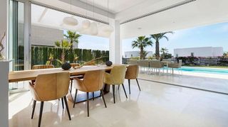 Chalet en alquiler en Río Real en Marbella