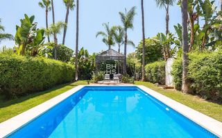Chalet en alquiler en Los Naranjos - Las Brisas en Marbella