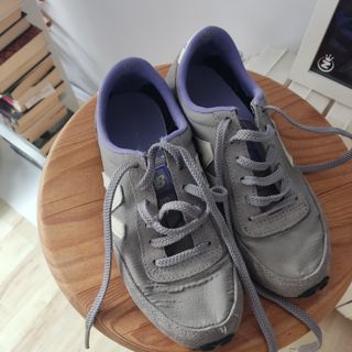 Zapatillas New Balance Grises. Talla poco