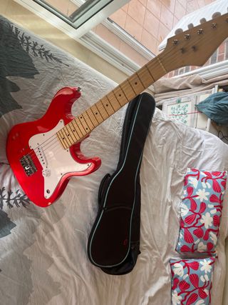 Guitarra Infantil con Funda y pequeño aplificador
