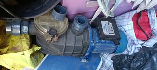 Bomba de piscina motorizada