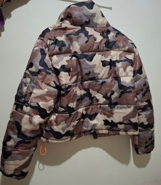 Anorak Bershka Camuflaje Talla S oversize